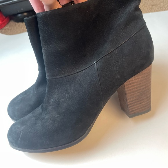 Cole Haan Black Suede Ankle Heeled Booties Size 9 - Picture 1 of 7
